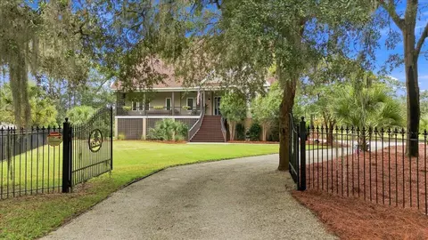 8539 Pope Landing Rd, Edisto Island, SC 29438