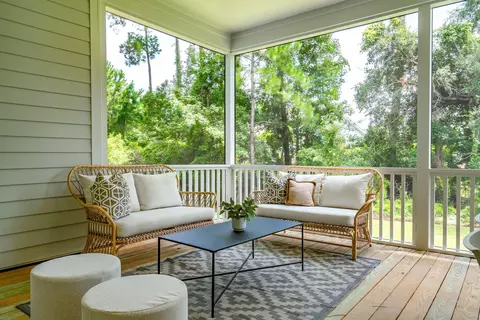 Exterior - 140 Oakview Ln, Wando, SC 29492 photo 4 of 11