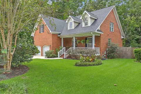8631 Woodland Walk, North Charleston, SC 29420