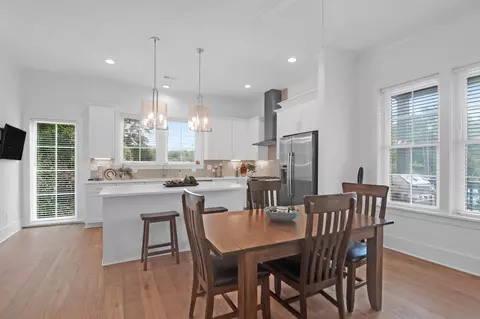 Dining - 1201 Gatch Ct, Mount Pleasant, SC 29464 photo 2 of 3