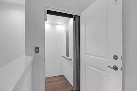 Entry Way - 1201 Gatch Ct, Mount Pleasant, SC 29464 photo 2 of 2