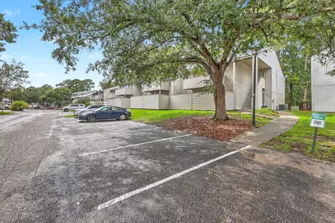 806 Greenmeadow Dr, Goose Creek, SC 29445