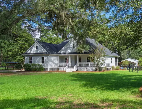 7836 Louis Berry Ln, Edisto Island, SC 29438