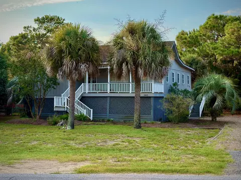 2863 Middle St, Sullivans Island, SC 29482