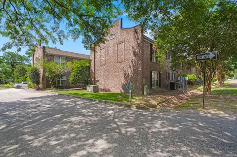 867 Colony Dr #104, Charleston, SC 29407