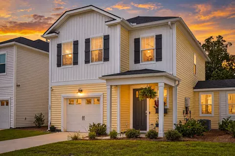 109 Hawthorne Landing Dr, Goose Creek, SC 29445