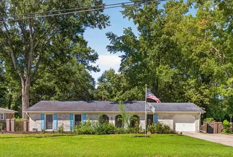 8431 Deerwood Dr, North Charleston, SC 29406