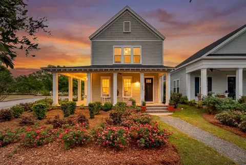 203 Gnarly Oak Ln, Summerville, SC 29485