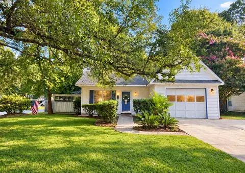 201 Regent St, Summerville, SC 29483