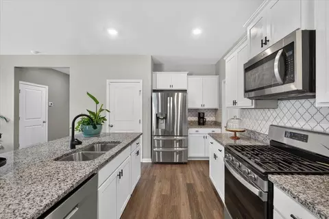 Entry Way - 464 Cedarview Rd, Summerville, SC 29486 photo 5 of 11