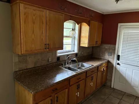 Kitchen - 804 Gadsen Loop Loop, Walterboro, SC 29488 photo 1 of 2