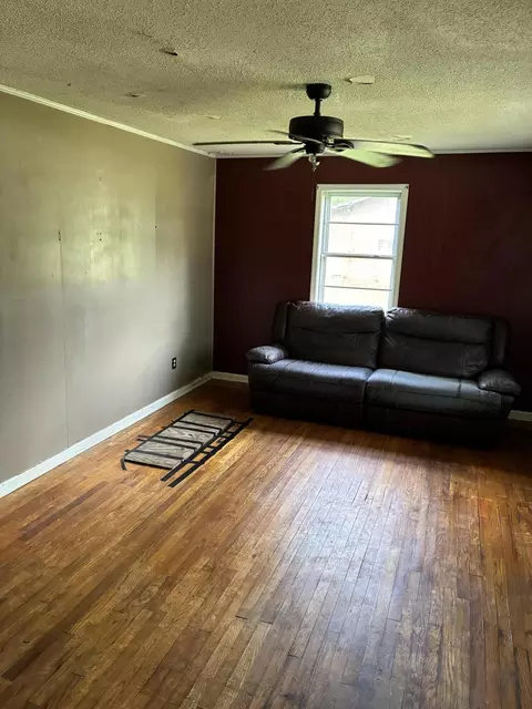 Living - 804 Gadsen Loop Loop, Walterboro, SC 29488 photo 1 of 1