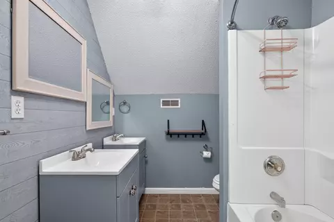 Bath - 1003 Striper Ave, Moncks Corner, SC 29461 photo 4 of 6