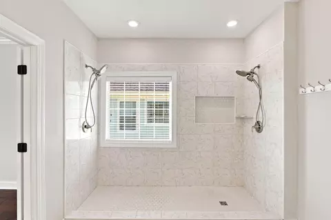 Bath - 237 Red Leaf Blvd, Moncks Corner, SC 29461 photo 4 of 6