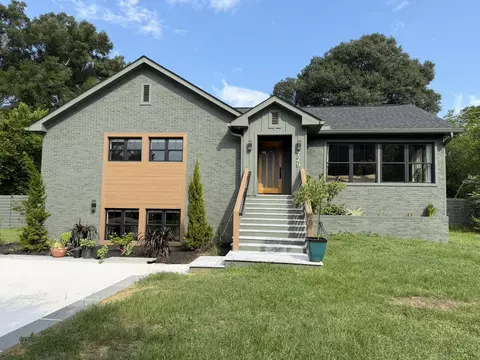 729 Fort Sumter Dr, Charleston, SC 29412