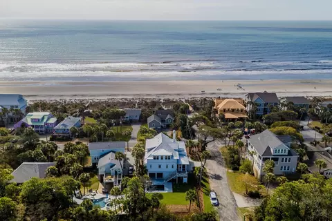 720 W Ashley Ave, Folly Beach, SC 29439
