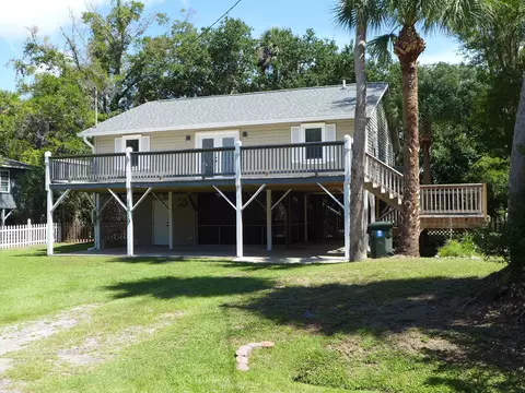 1219 Thistle St, Edisto Island, SC 29438