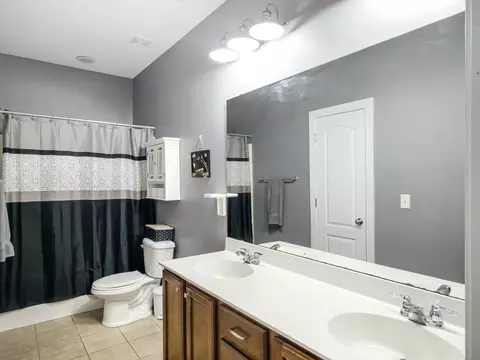 Bath - 224 Devonshire Dr, Moncks Corner, SC 29461 photo 2 of 2