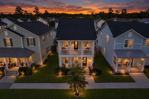 210 W Respite Ln, Summerville, SC 29483