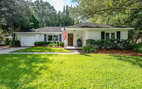 1325 Saint Clair Dr, Charleston, SC 29407