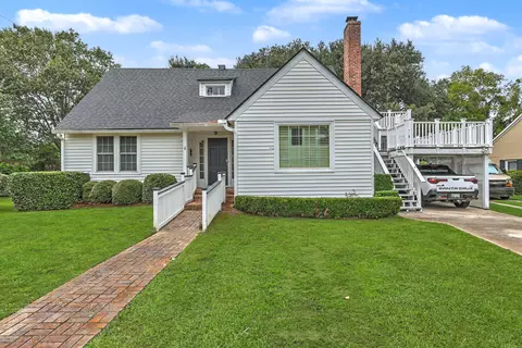 4 Oakdale Pl, Charleston, SC 29407