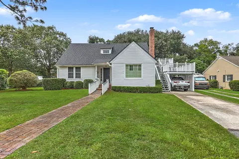 4 Oakdale Pl, Charleston, SC 29407