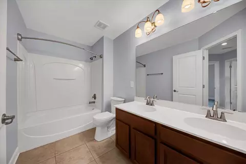 Bath - 223 Buttonbush Ct, Moncks Corner, SC 29461 photo 4 of 5