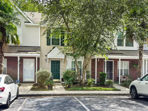 8056 Shadow Oak Dr, North Charleston, SC 29406