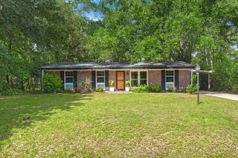 1047 Honeysuckle Ln, Charleston, SC 29412