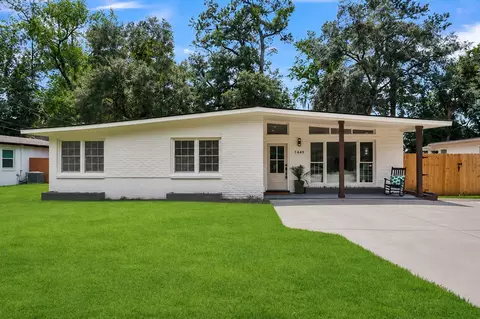 1449 S Sherwood Dr, Charleston, SC 29407