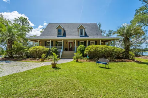 8727 Middleton Point Ln, Edisto Island, SC 29438