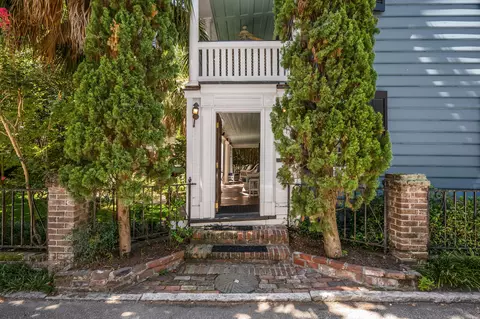 7 Greenhill St, Charleston, SC 29401