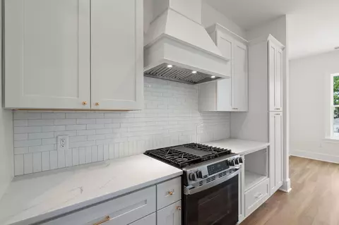 Kitchen - 1602 Lauda Dr, Mount Pleasant, SC 29464 photo 5 of 5