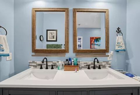 Bath - 6777 Hampton Rd, Conway, SC 29527 photo 1 of 7