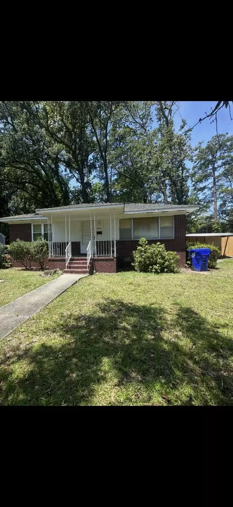 5445 Crown Ave, North Charleston, SC 29406