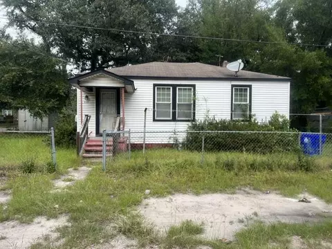 2125 Commander Rd, North Charleston, SC 29405