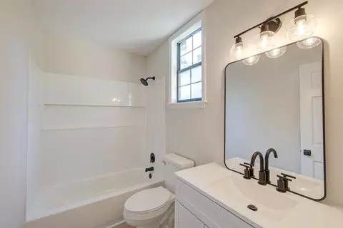Bath - 1303 Sand Pine Rd, Ladson, SC 29456 photo 2 of 2