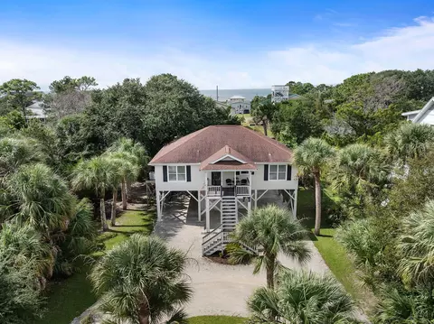 3106 Myrtle St, Edisto Island, SC 29438