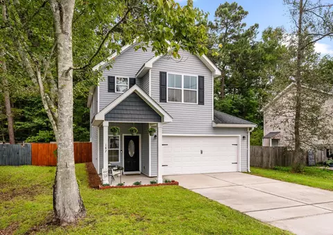 187 W Pine St, Summerville, SC 29485