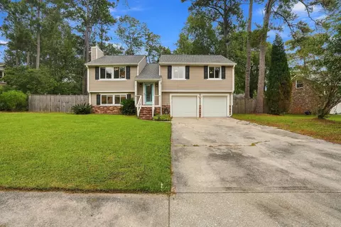 105 Flicker Ln, Summerville, SC 29485
