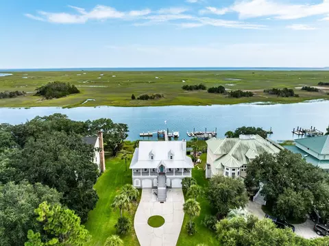 925 Shellmore Ln, Mcclellanville, SC 29458