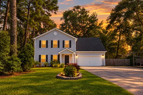 8960 Buck Run Ct, North Charleston, SC 29406