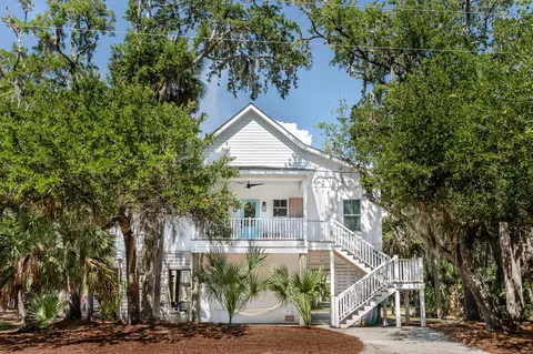 211 Jungle Rd, Edisto Island, SC 29438