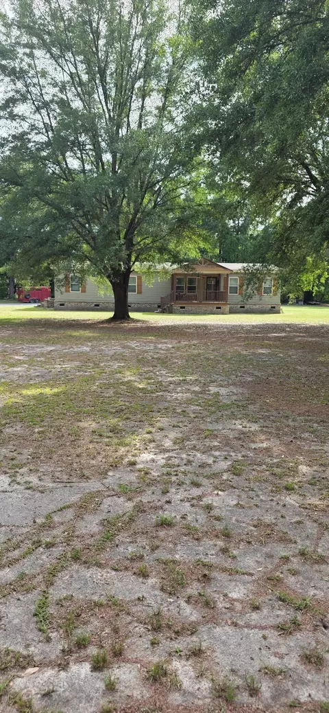 3670 Rhode Dr, Cottageville, SC 29435