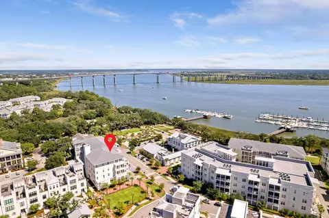 301 Longshore St UNIT 421, Daniel Island, SC 29492