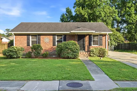 4239 Paramount Dr, North Charleston, SC 29405