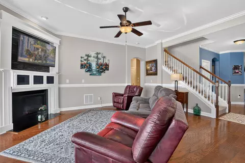 Living - 423 Topcrest Ln, Moncks Corner, SC 29461 photo 3 of 4