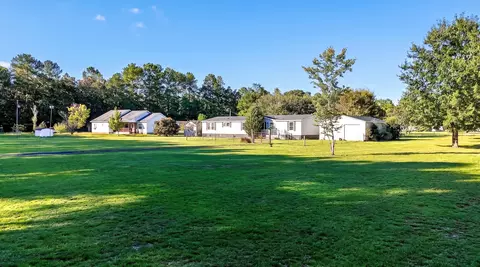 159 Crest Ln, Saint Stephen, SC 29479 photo 3