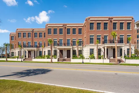 334 Broad St, Charleston, SC 29401