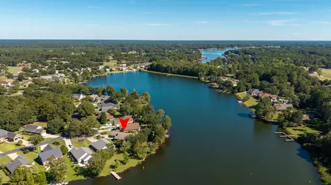 225 Ridge Lake Dr, Manning, SC 29102